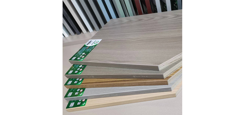 豐葉板材：生態(tài)板廠家生產(chǎn)過程中如何降低成本？